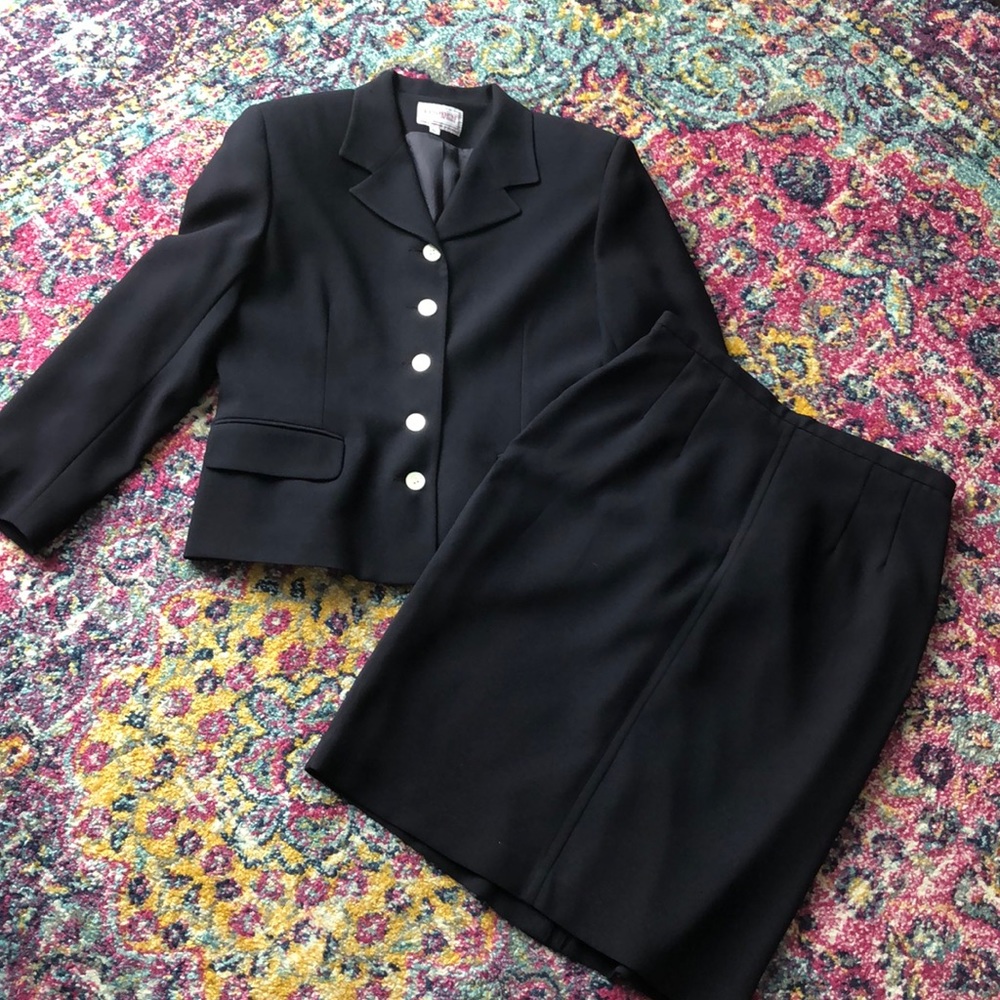 Like New!!! - - 1990’s  Louben black skirt suit size 12P NWOT